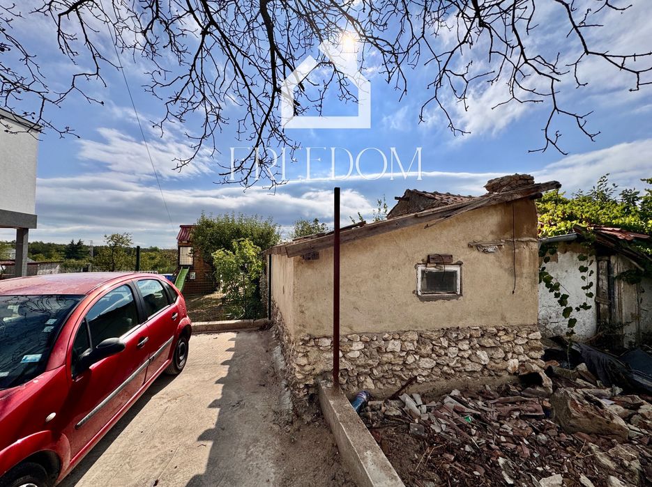 Продава се Парцел в Варна, Бриз - 583 кв.м за 43 €/кв.м - Снимка #1