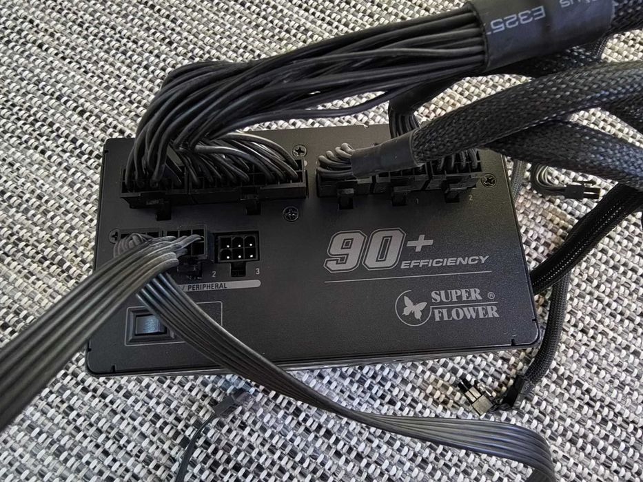 Sursa PC SF-550F14MT+ Placa de baza Gigabyte