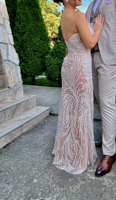 Рокля по тялото с цепка