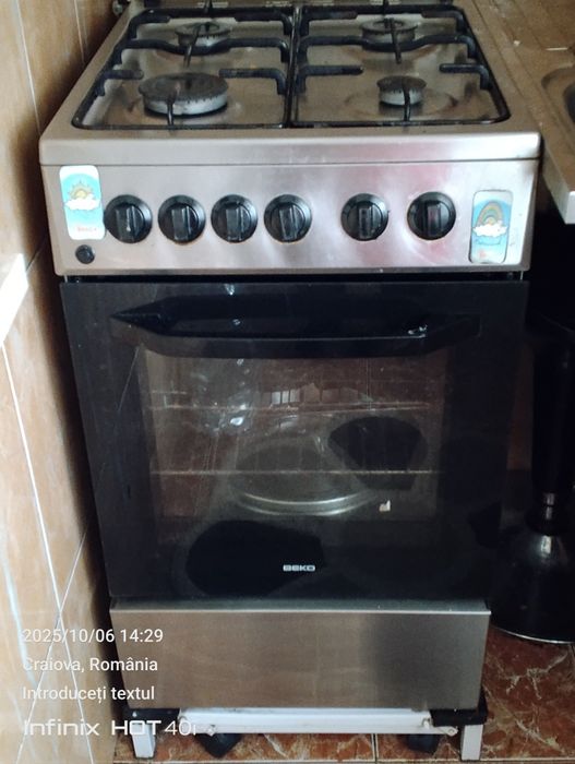 Aragaz cu cuptorBeko