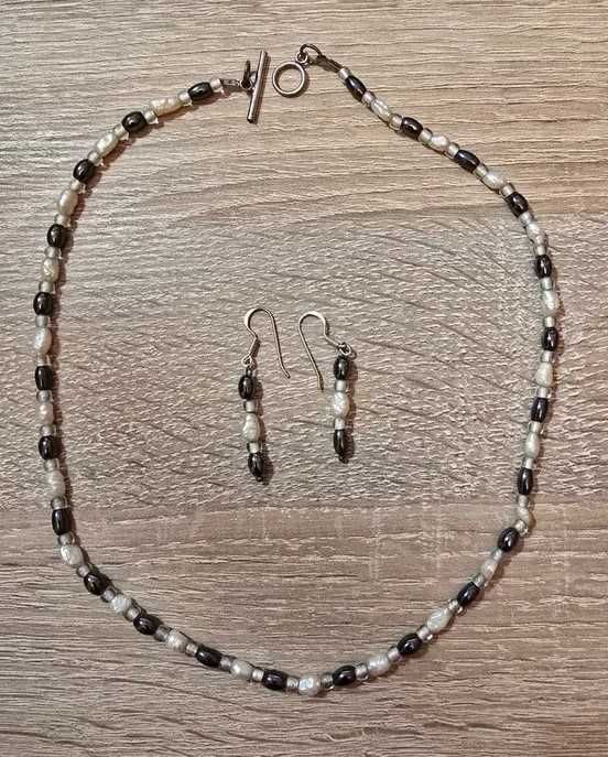 Seturi de bijuterii din malachit, perle și ochi de tigru