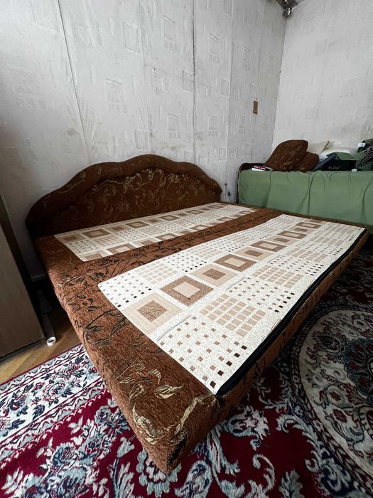 Разтегателен диван