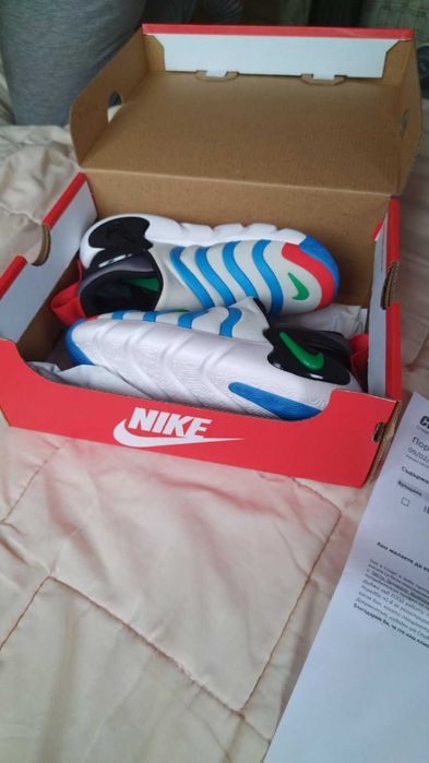 Продавам оригинални маратонки Nike за момче 30 номер