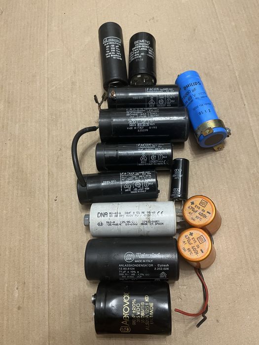 Lot 13 condensatori industriali – Siemens, Ducati, Philips, ROE, FACON, Aerovox, JL – Diverse valori