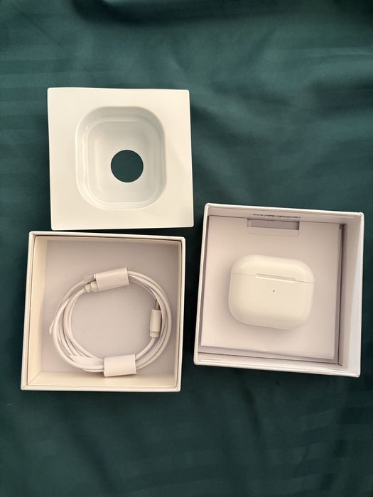 Vand casti Airpods 3