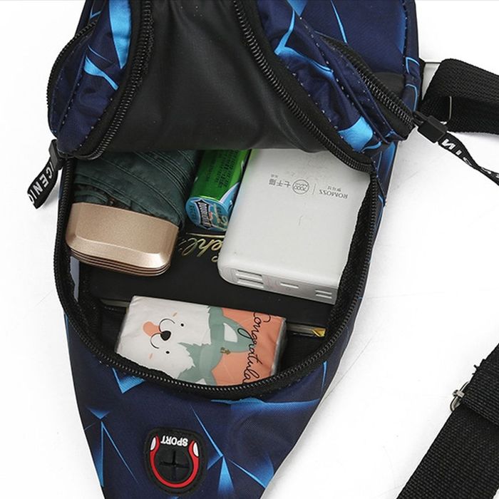 Borsetă de piept/spate/umăr. 4 buzunare. Waterproof. Încăpătoare.