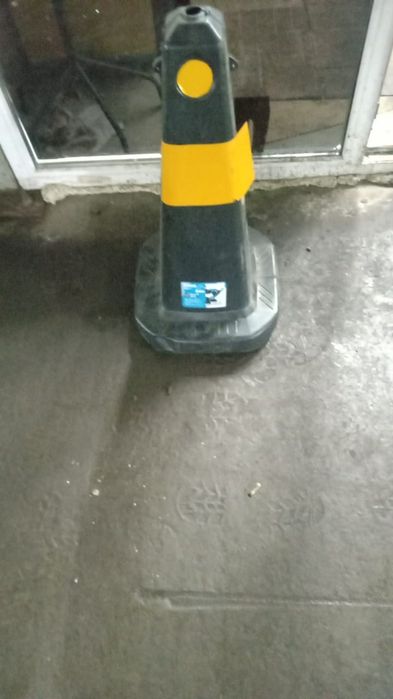 Дорожные конусы.