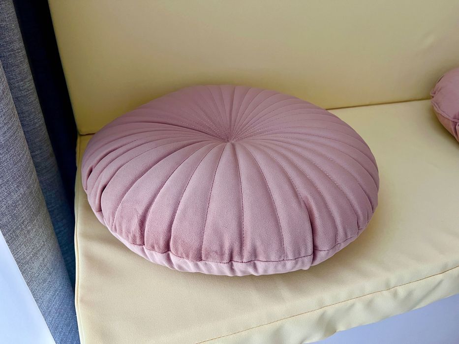 Pernă modernă culoare corai fără defect