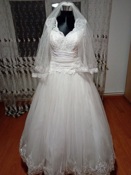 Vând rochie mireasa