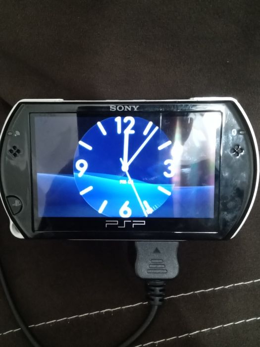 СРОЧНО!!! Продам PSP-go в отличном состоянии