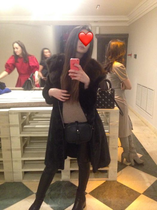 Срочно продам норковую шубу, капюшон и воротник из соболя