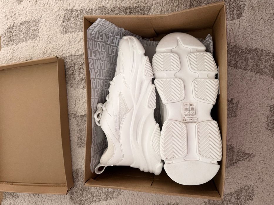 Steve Madden Progressive WHITE 39