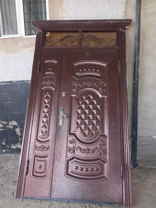 Двери наружные для частного дома