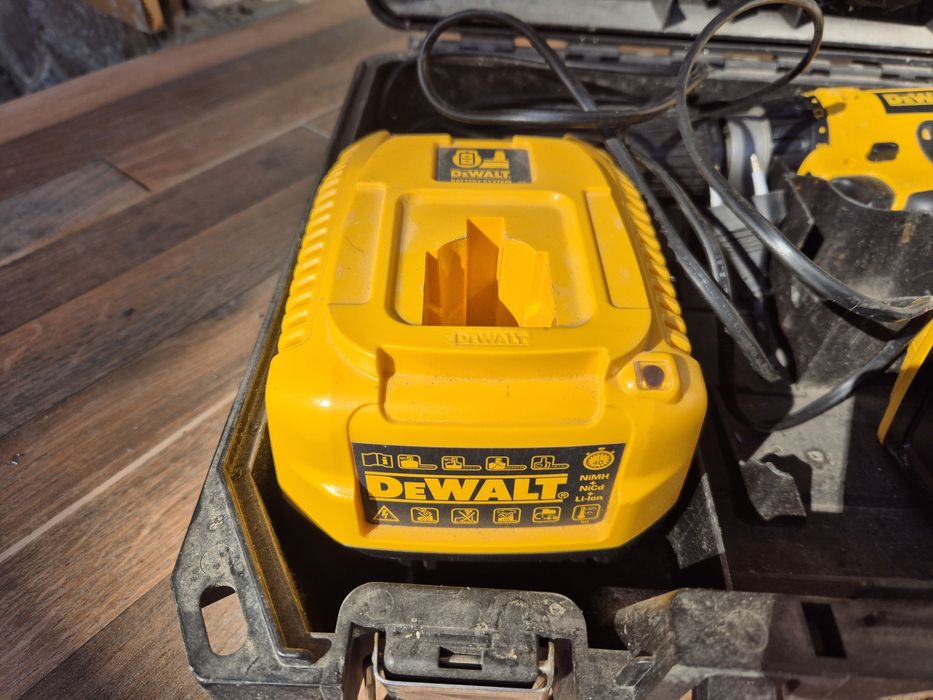 Dewalt   перфоратор и ударен винтоверт