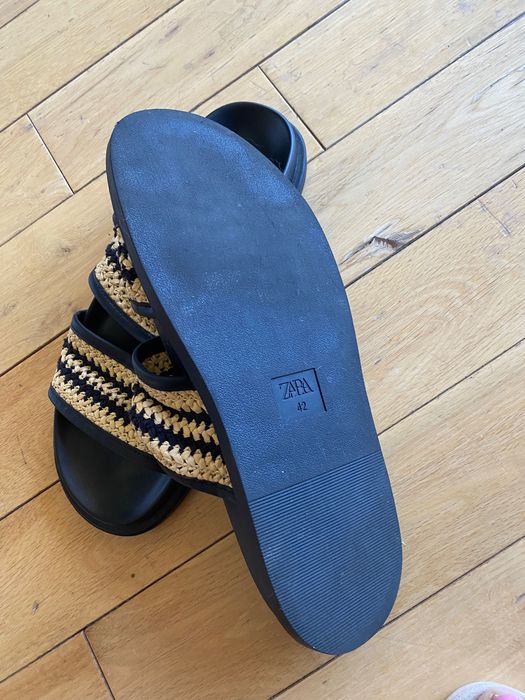 Мъжки чехли Zara