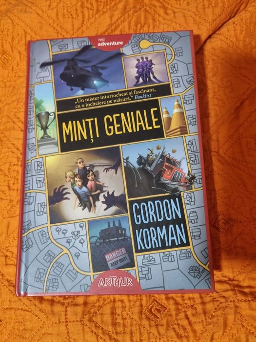 Carte Minți Geniale