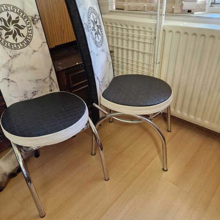 Трапезни столове