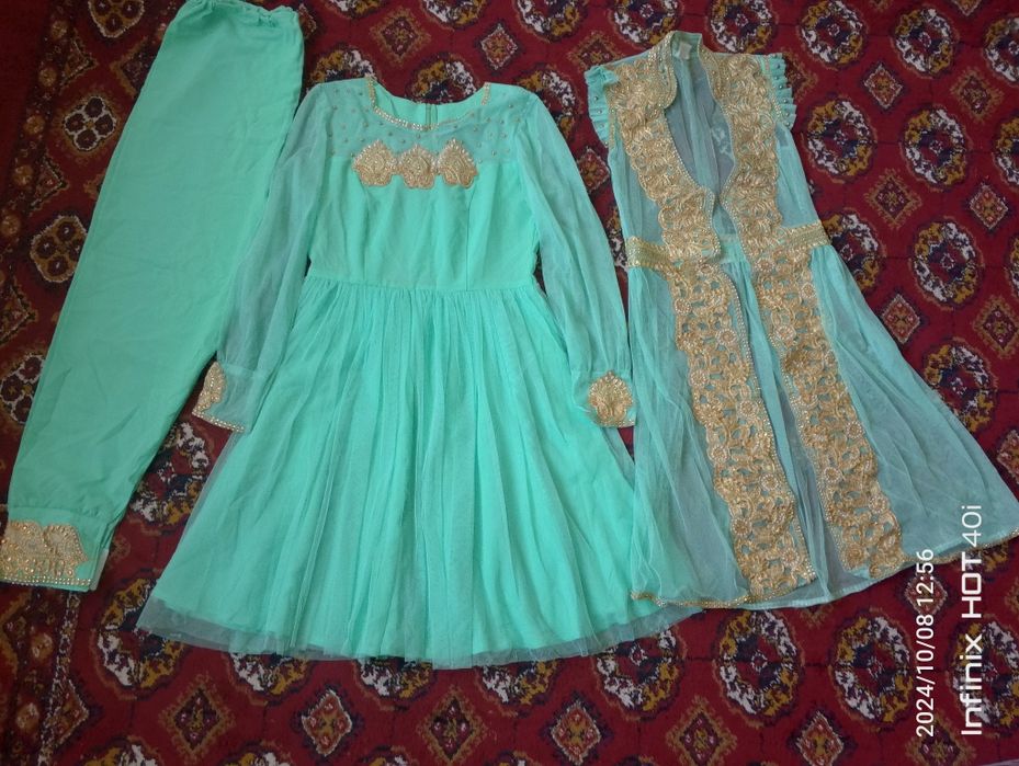 Ансамбль      .      .