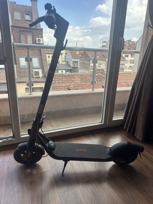 Електрическа тротинетка Ninebot F2 Pro