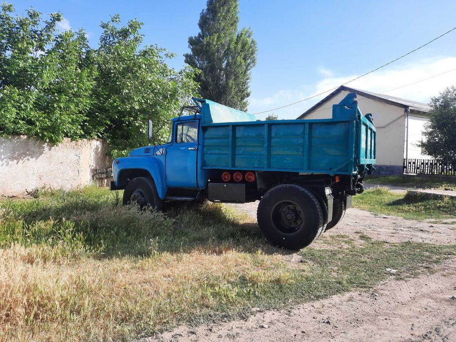 Зил самосвал сотилади