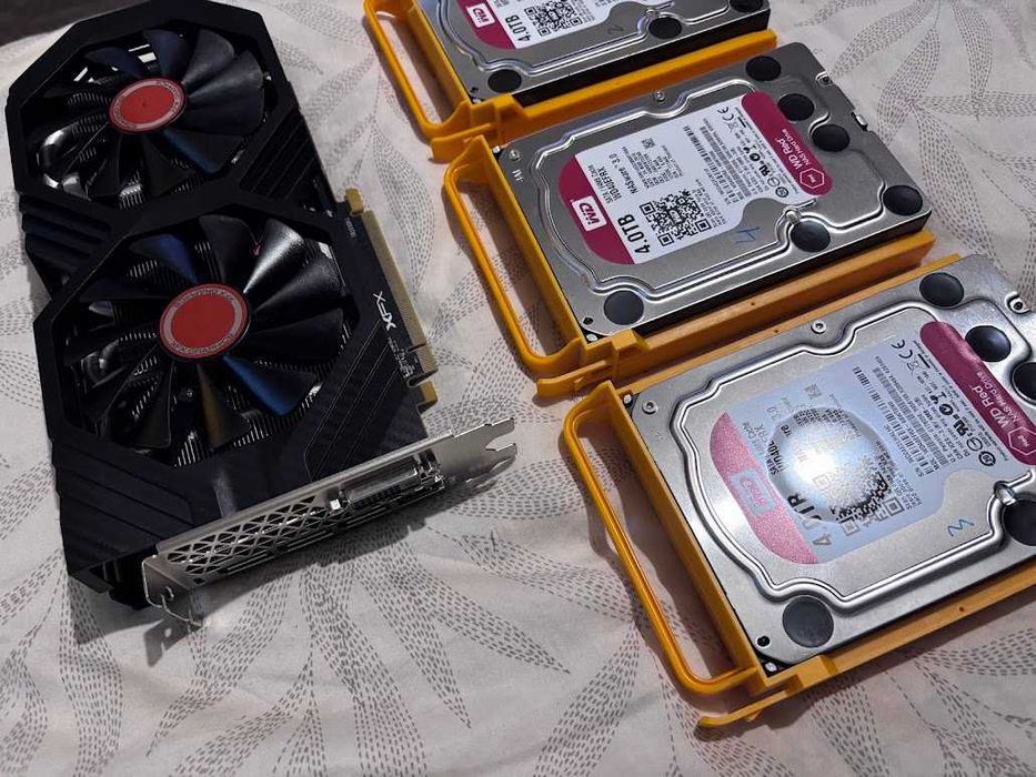 vand hard disk 4TB,placa video XFX Radeon RX 590 FATBOY 8GB ,256 bit