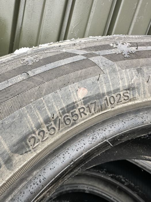 Зимние шины  225/65 R17
