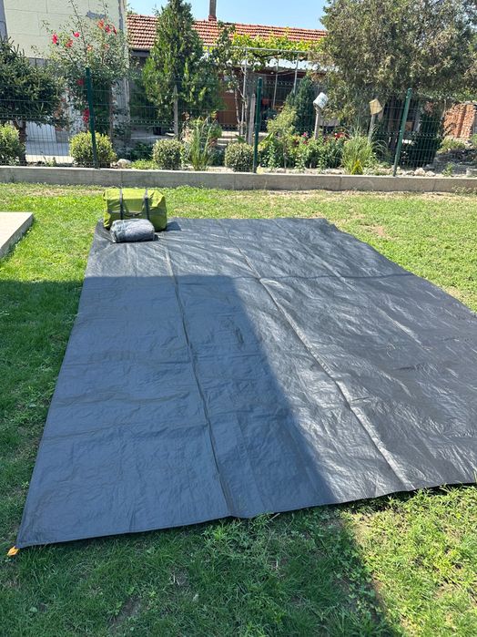 Vango Capri 500 XL 5+ местна палатка в много добро състояние.