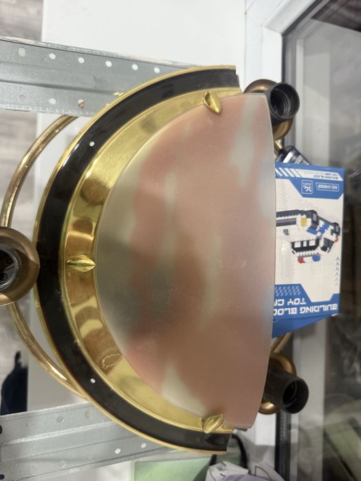 Продается люстры не дорого