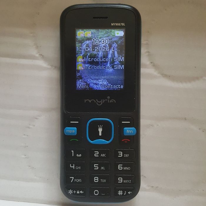 Telefon mobil, cu butoane. Clasa 2G. DUAL-SIM. Înregistrează Radio FM!