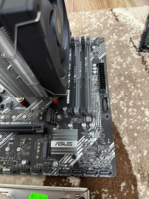 Kit placa baza B550M-A + Ryzen 5 5600g