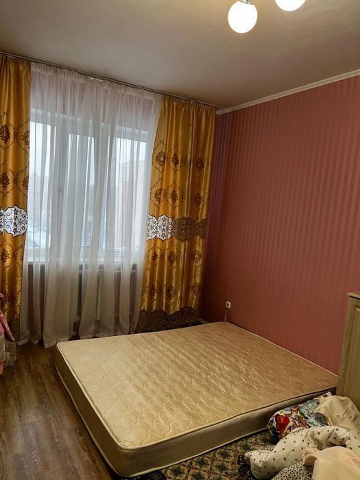 продам матрац белый