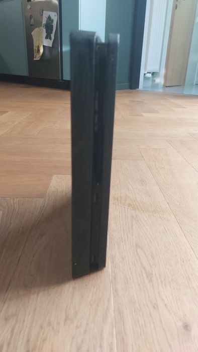 PS 4 slim,900 gb + jocuri