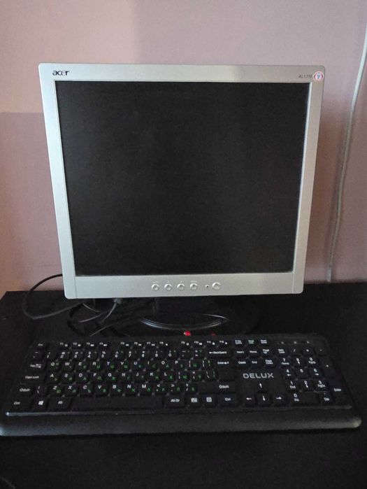 НОВ компютър LENOVO с монитор ACER