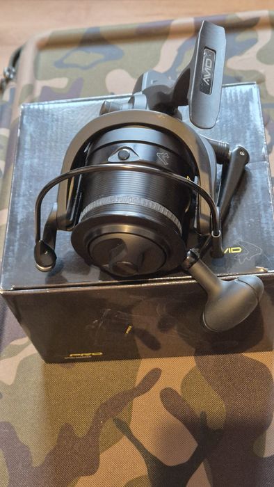 Vând mulinetă Avid  XR PRO Spod Nouă