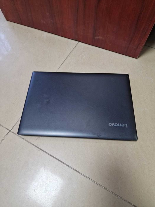 продам хороший ноутбук Lenovo Ryzen 5 8gb 256 SSD