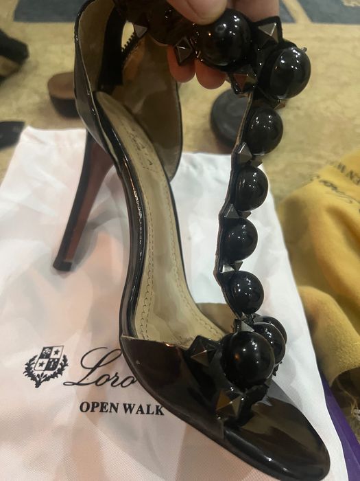 Продам босоножки