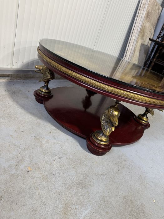 Masa deosebita din lemn cu bronz si intarsii