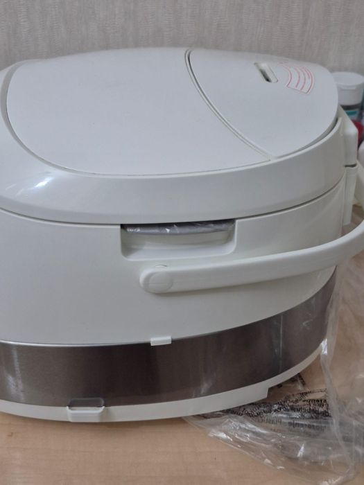 Продам новую Мультиварку