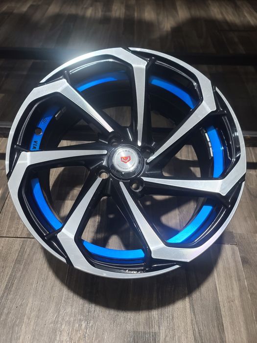 R15 saka diska sotiladi