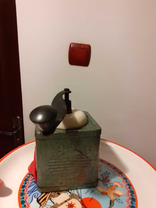 Rasnita romaneasca Resita vintage