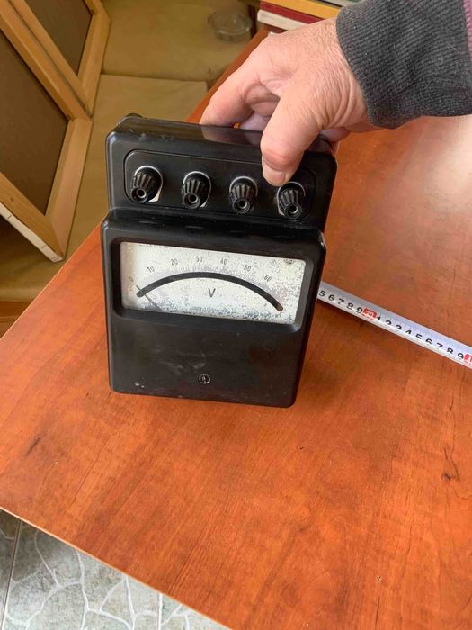 Измервателни уреди галванометър ампермер волтмер и др.