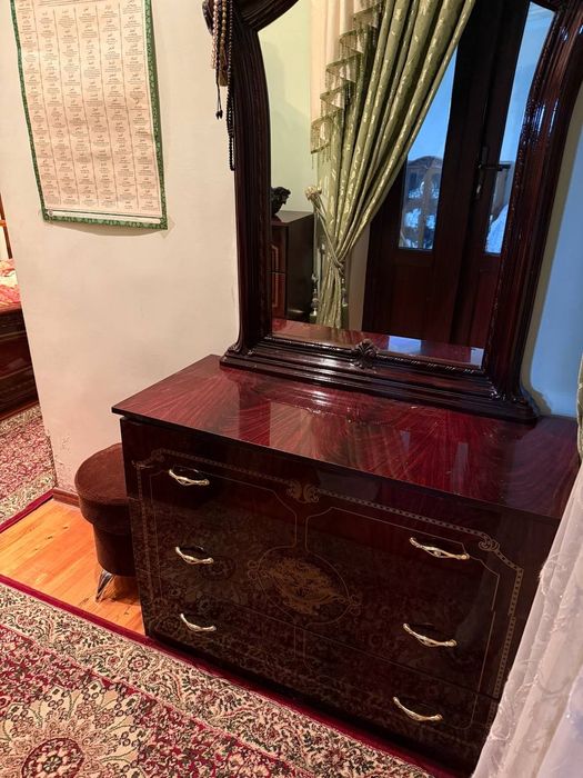 Mebel spalniy kravat komplekt