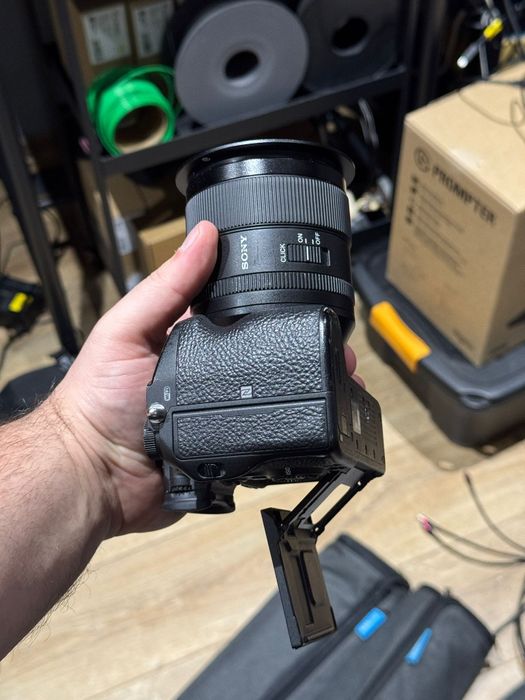 Sony A7iii + Sony 16-50mm + 3 baterii