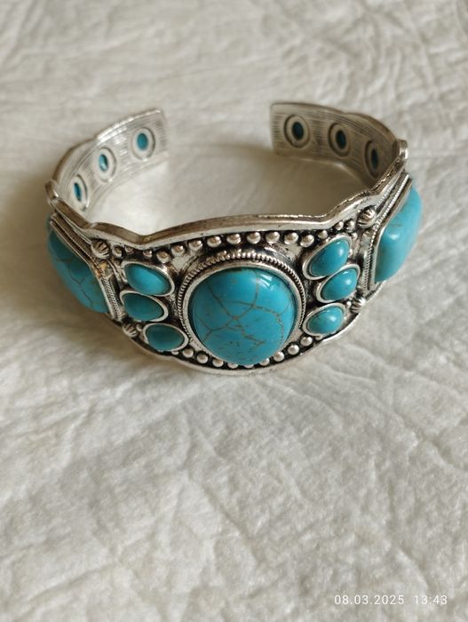 Продам браслеты из камня