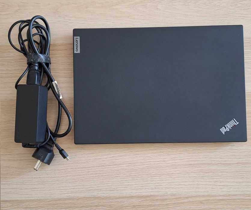 Lenovo ThinkPad T14s touchscreen + зарядно с перфектна батерия