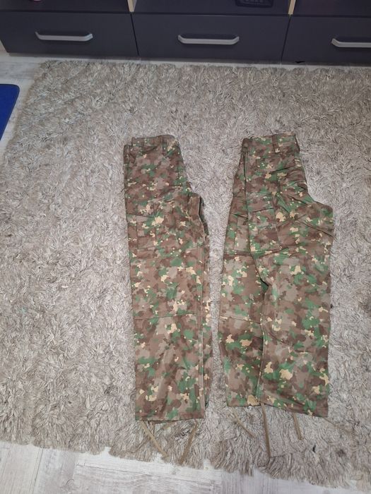 Vând ținută combat