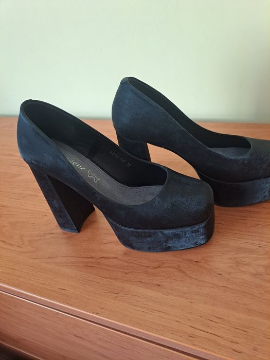 Официални обувки на ток