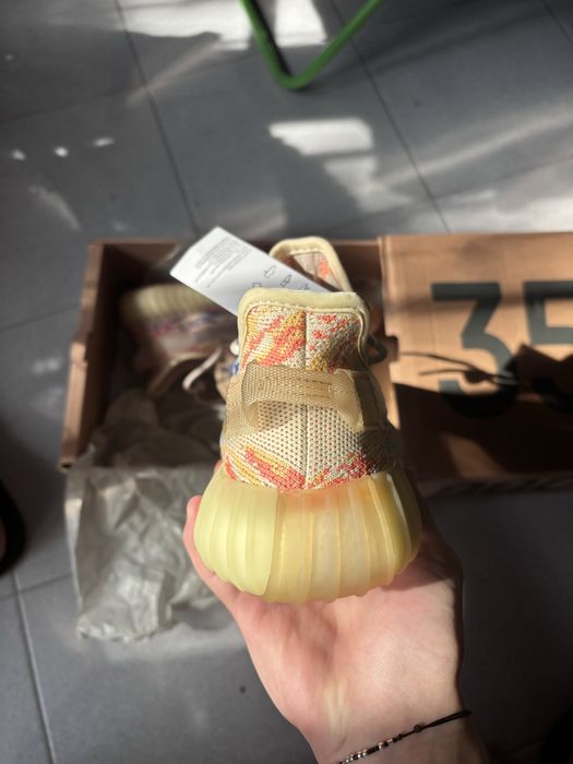 yezzy 350 v2