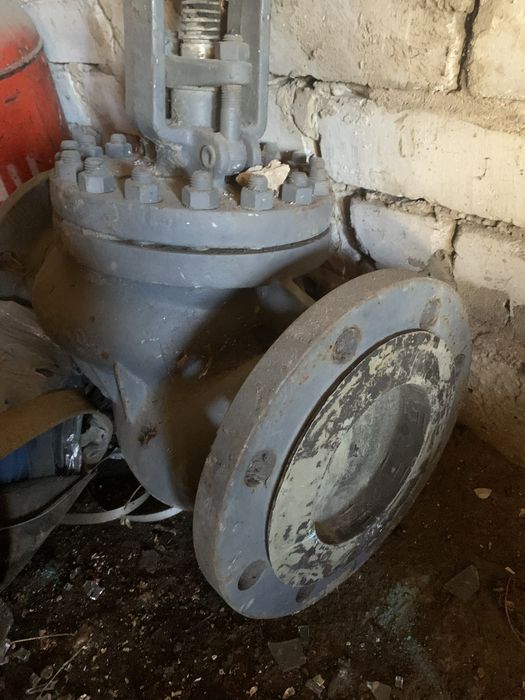 Вентиль стальной