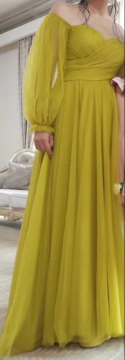 Vând rochie superbă de nașă